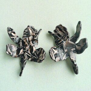 BRAND NEW Lele Sadoughi Small Paper Lily Earrings Maple